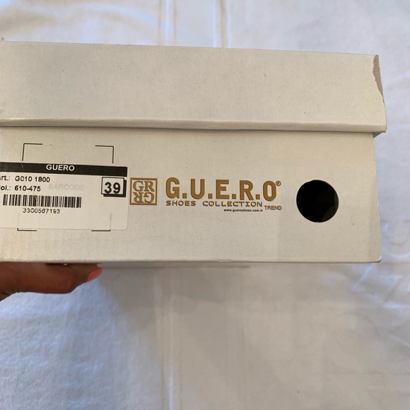 Sandals - Picture 5 of 5